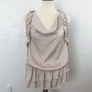 ROBBI & NIKKI sleeveless ruffle blouse